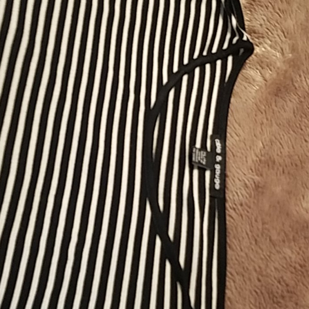 Tops - Picture 3 of 3